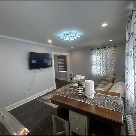 Private Suite In Huntington Station Buitenkant foto